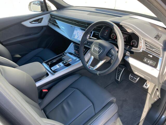 Audi Q7 8