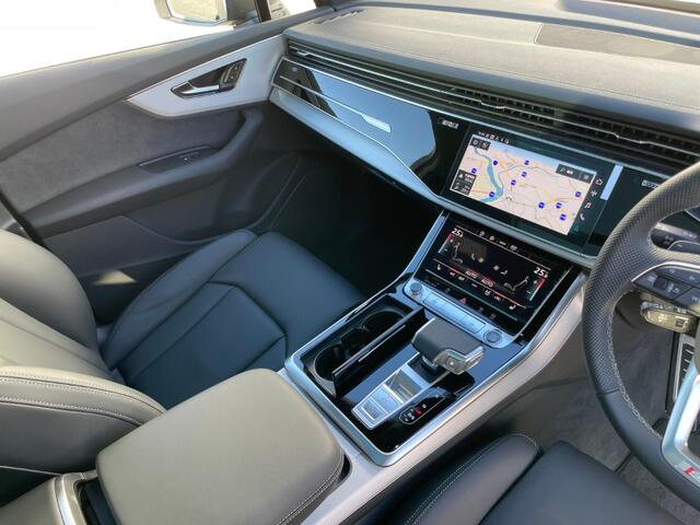 Audi Q7 10