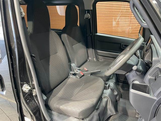 Daihatsu Hijet Cargo 11