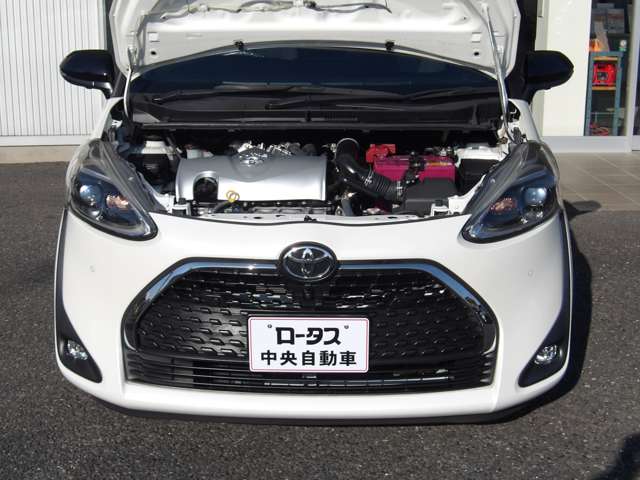 Toyota Sienta 4