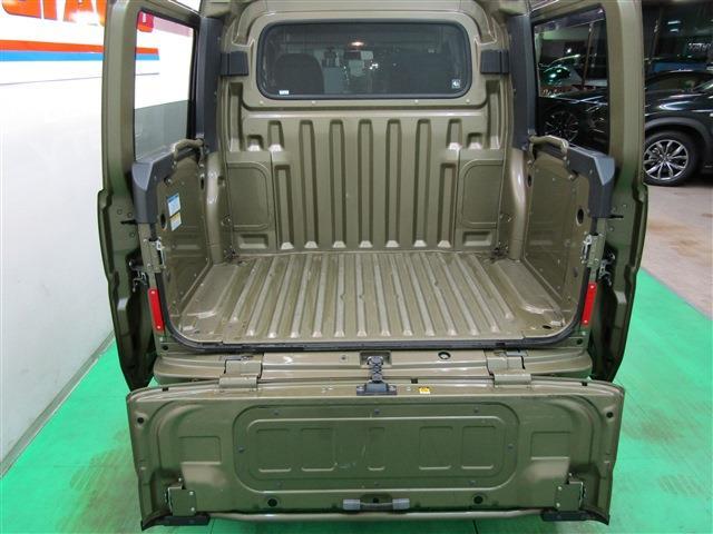 Daihatsu Hijet Deck Van 10