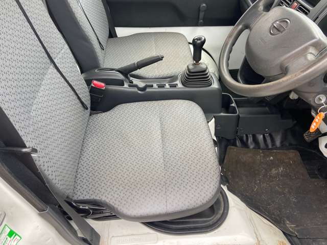 Nissan NT100 Clipper 11