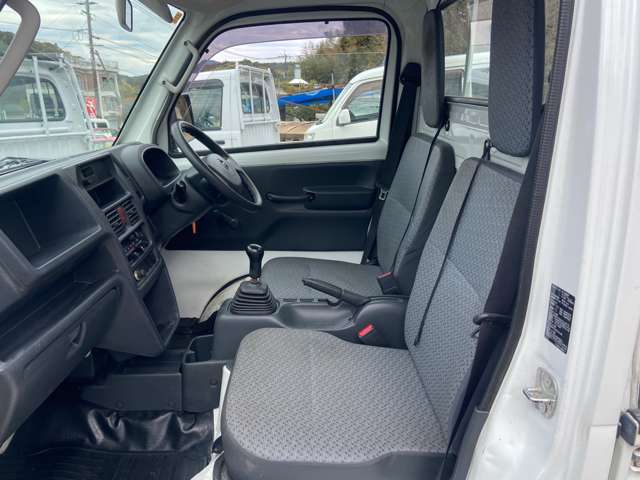 Nissan NT100 Clipper 12