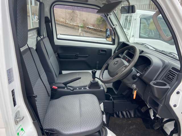 Nissan NT100 Clipper 10