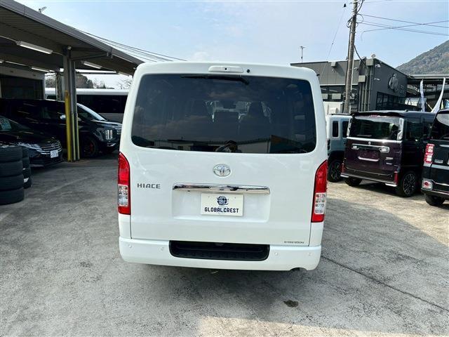 Toyota Hiace Van 12