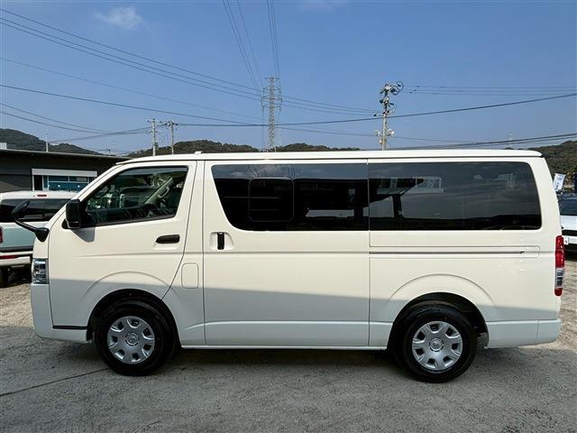 Toyota Hiace Van 10
