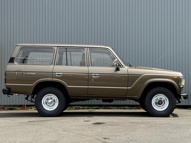 Toyota Land Cruiser 60 11
