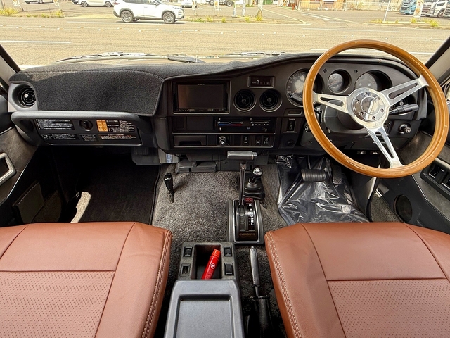 Toyota Land Cruiser 60 3