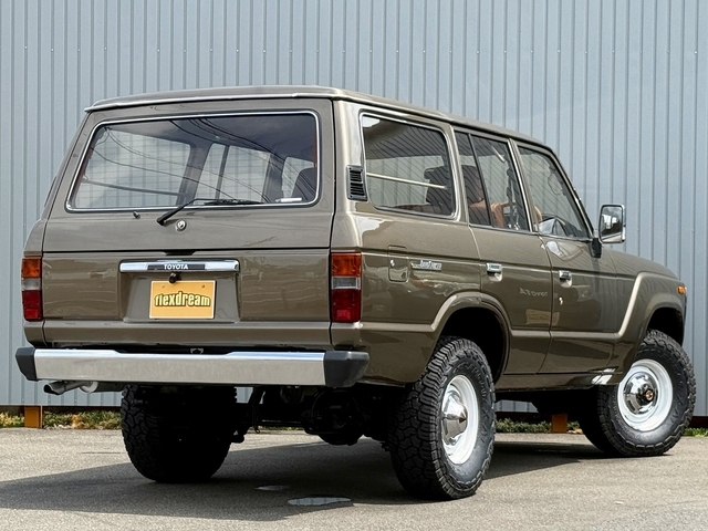 Toyota Land Cruiser 60 4