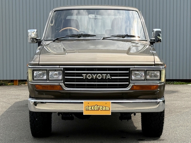 Toyota Land Cruiser 60 9