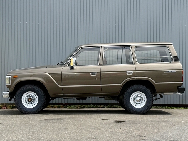 Toyota Land Cruiser 60 10