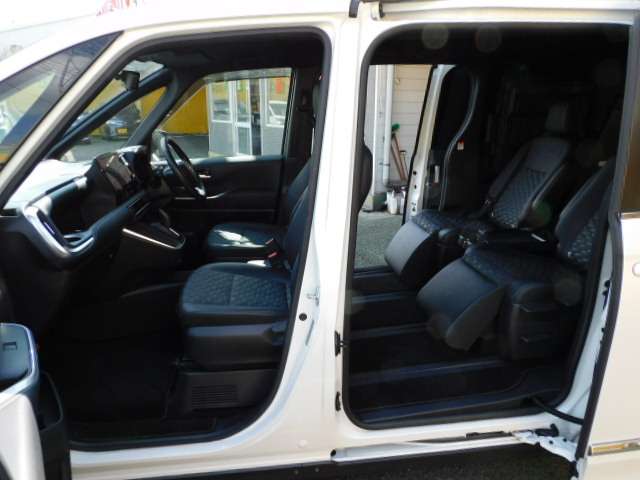 Toyota Voxy 12