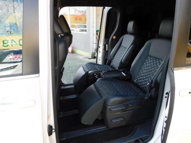 Toyota Voxy 7