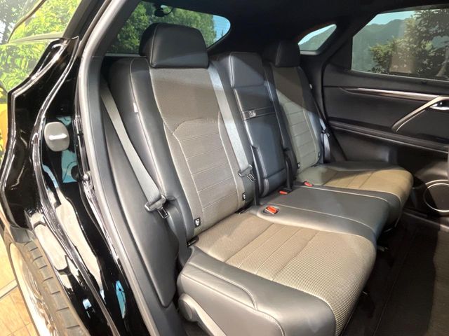 Lexus RX 9