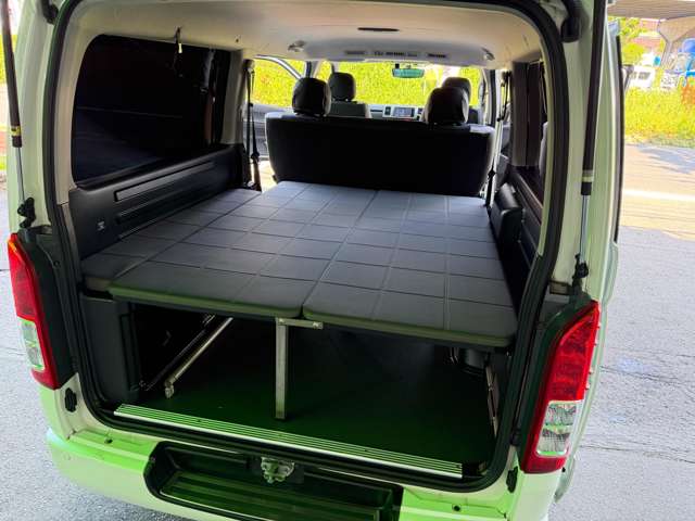 Toyota Hiace Van 9