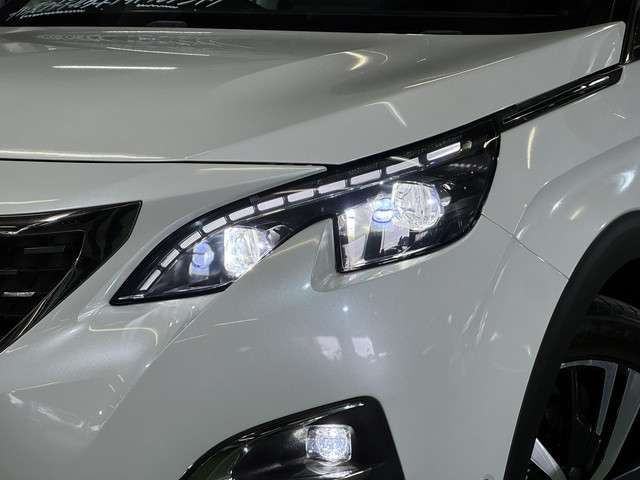 Peugeot 5008 4