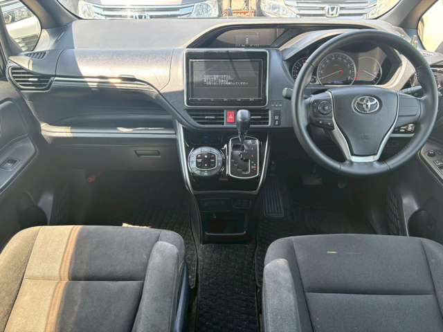 Toyota Esquire 6