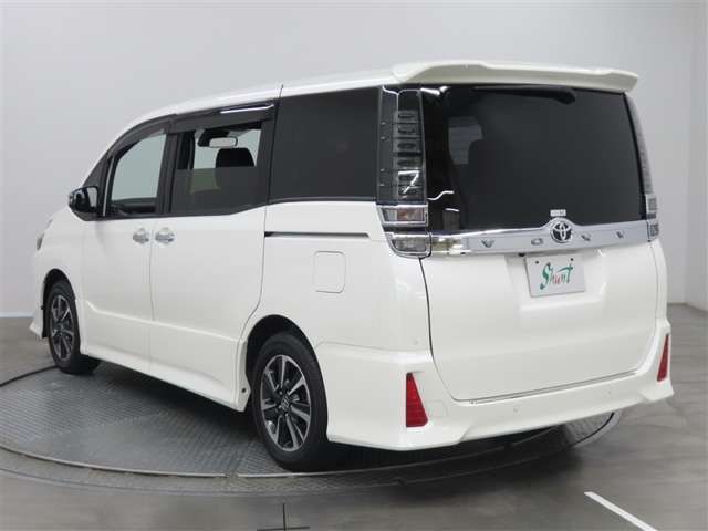 Toyota Voxy 5