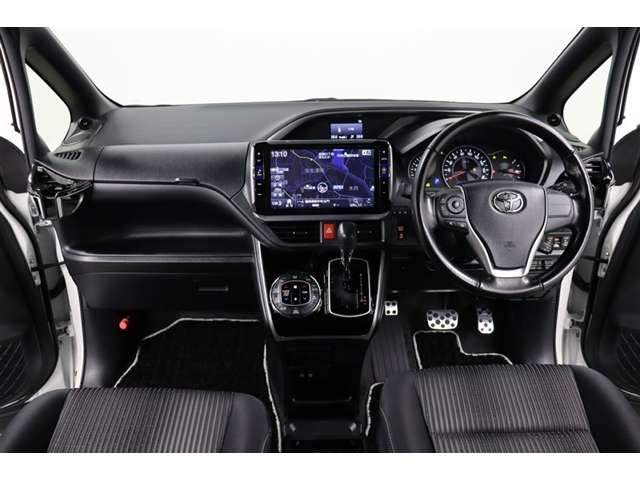 Toyota Voxy 6