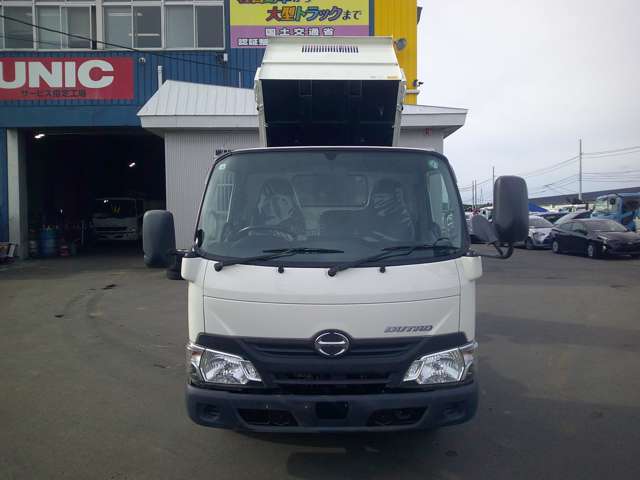 Hino Dutro 2