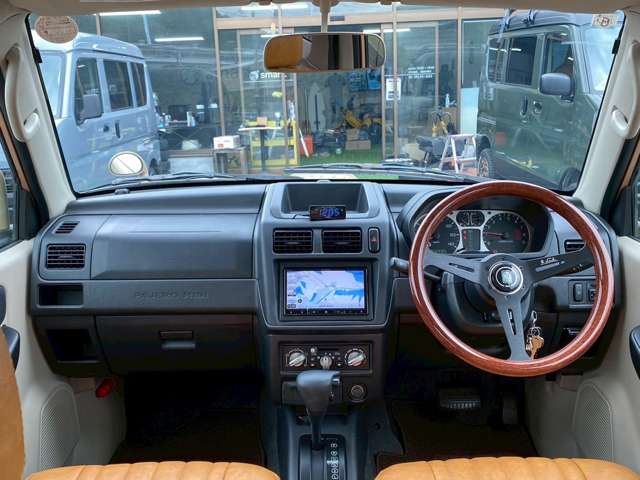 Mitsubishi Pajero Mini 11