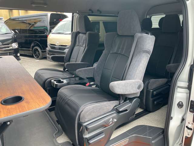 Toyota Hiace 12