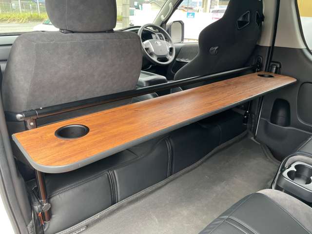 Toyota Hiace 4
