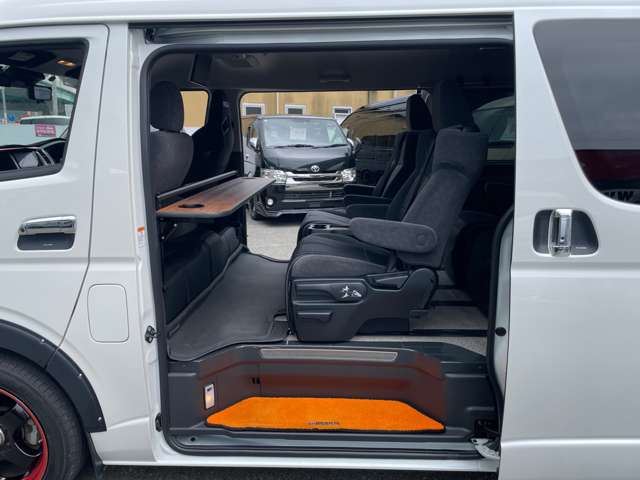 Toyota Hiace 10