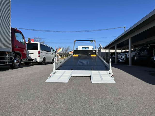 Mitsubishi Fuso Canter 10
