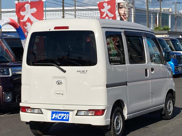 Daihatsu Hijet Cargo 4