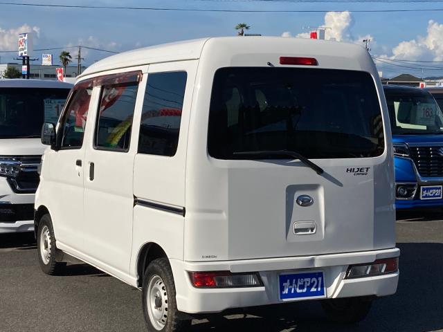 Daihatsu Hijet Cargo 6