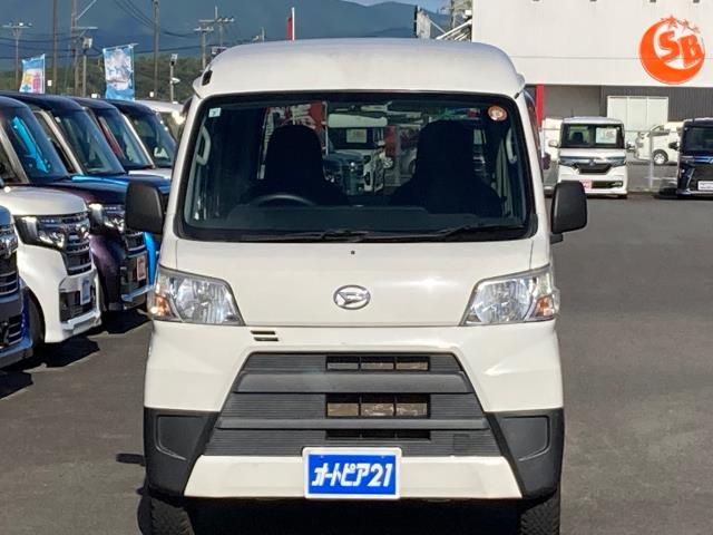 Daihatsu Hijet Cargo 9