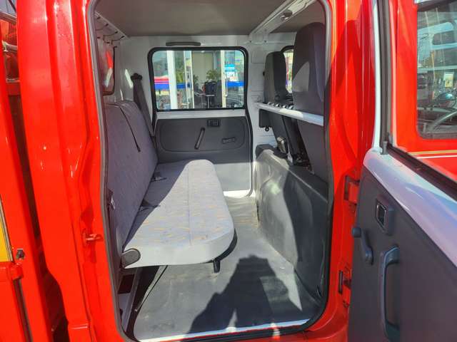 Isuzu Elf 4