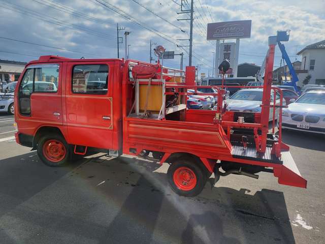 Isuzu Elf 8