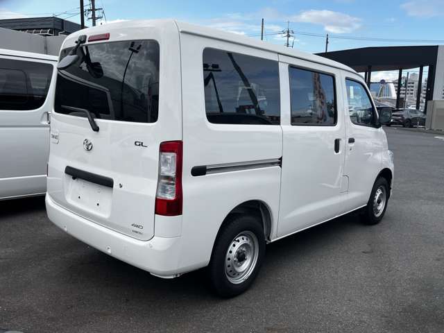 Toyota Town Ace Van 7