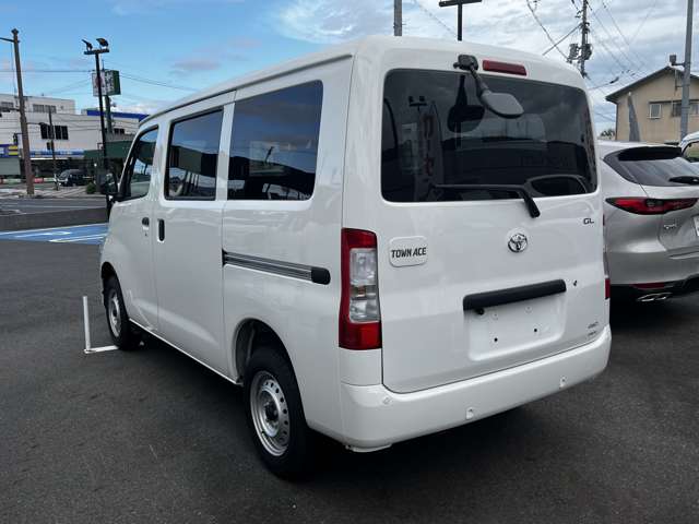 Toyota Town Ace Van 9