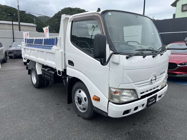 Hino Dutro 3
