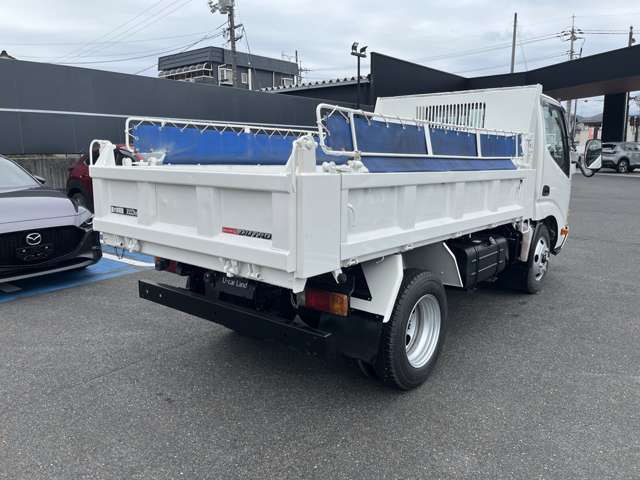 Hino Dutro 5