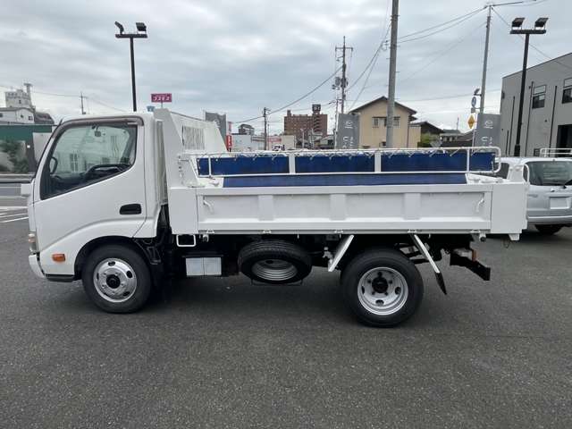 Hino Dutro 8
