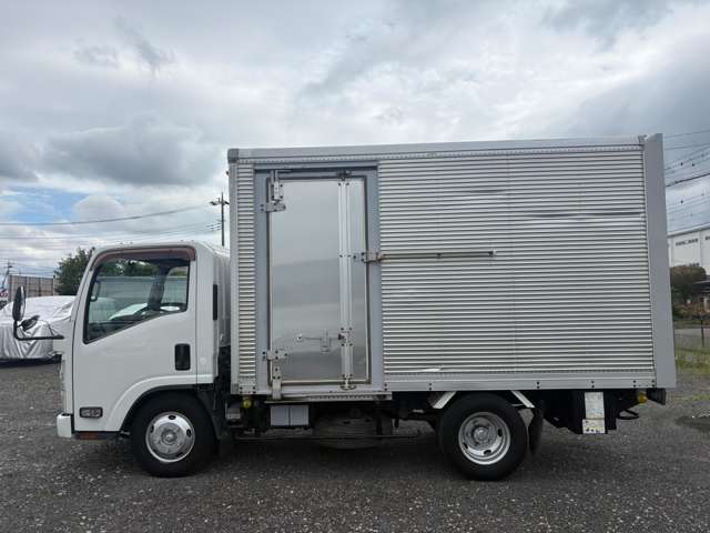 Isuzu Elf 9