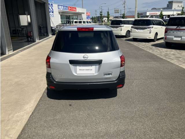 Nissan AD 12