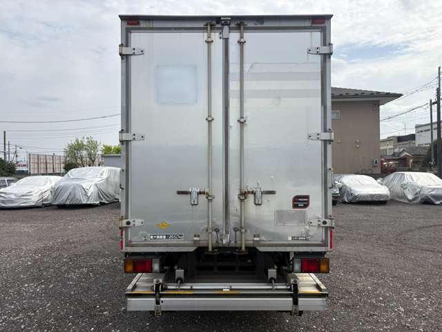 Isuzu Elf 11