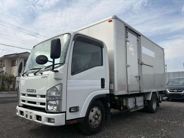 Isuzu Elf 2