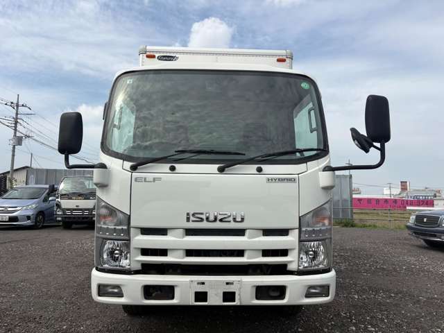 Isuzu Elf 4