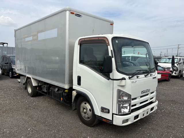 Isuzu Elf 6