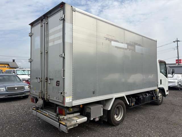 Isuzu Elf 9