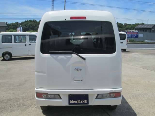 Daihatsu Hijet Cargo 9