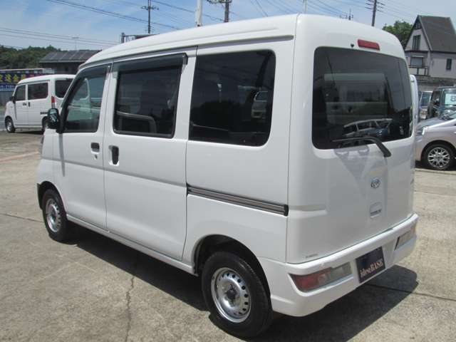 Daihatsu Hijet Cargo 10