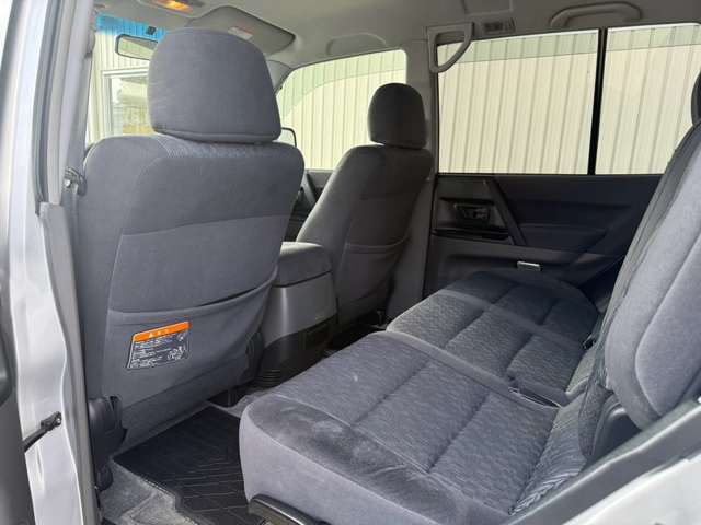 Mitsubishi Pajero 12