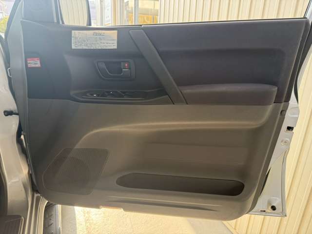 Mitsubishi Pajero 5
